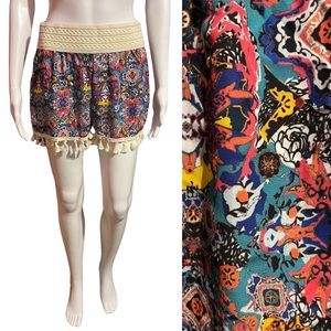 NWT Twenty Second Multicolor Abstract Shorts – Size L